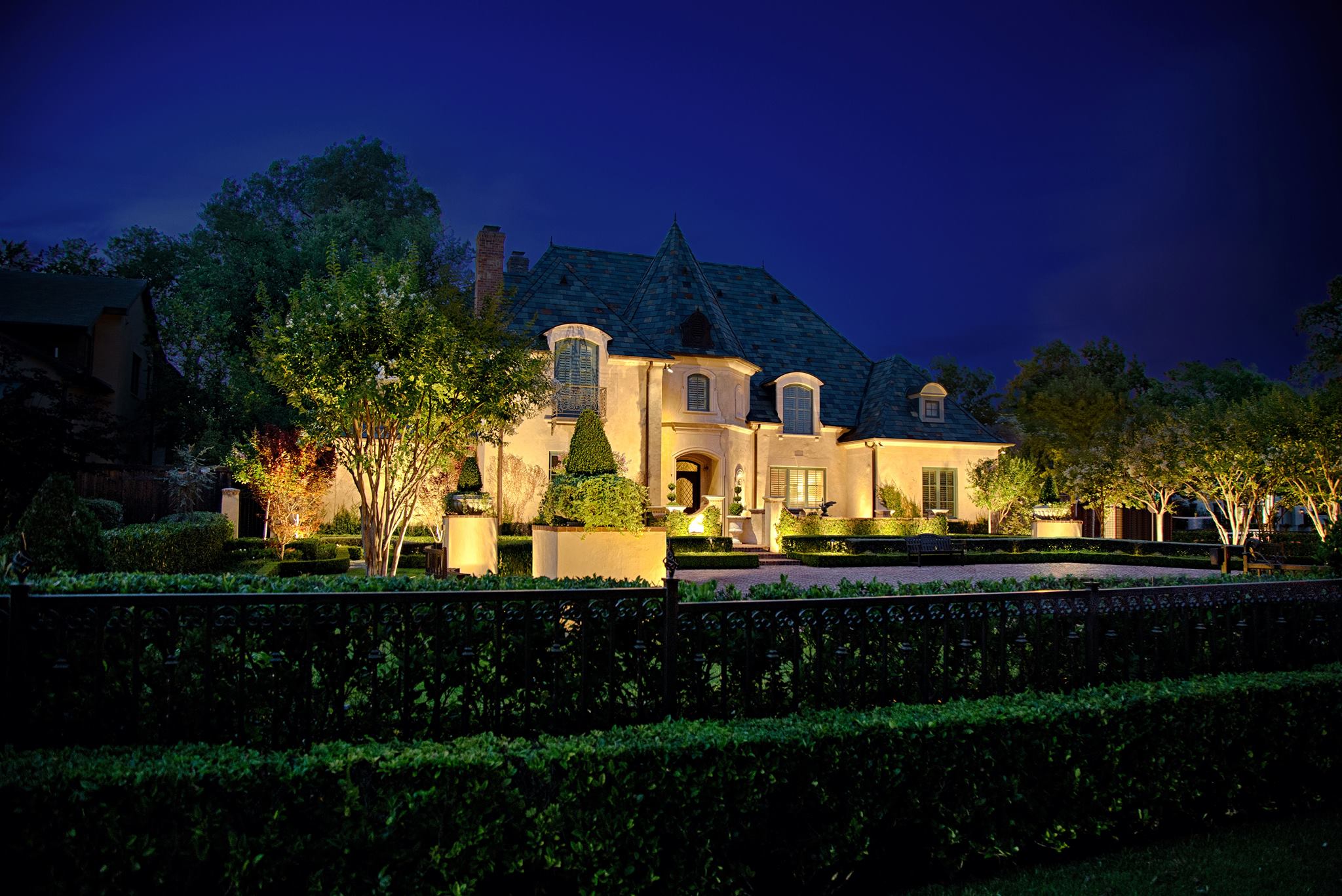 Residential Exterior Lighting Services